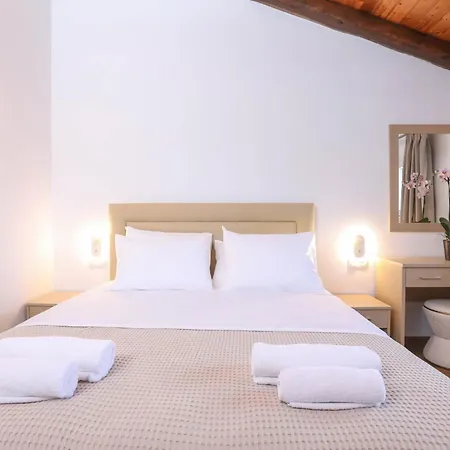 Fior Di - Corfu Garden Getaways *