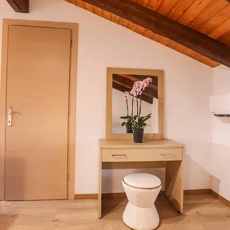 Fior Di - Corfu Garden Getaways 아파트 로다