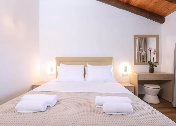 Fior Di - Corfu Garden Getaways *
